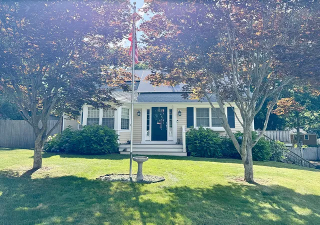 1st image of 123 Fawcett Ln, Hyannis, MA 02601 | MLS# 22603828