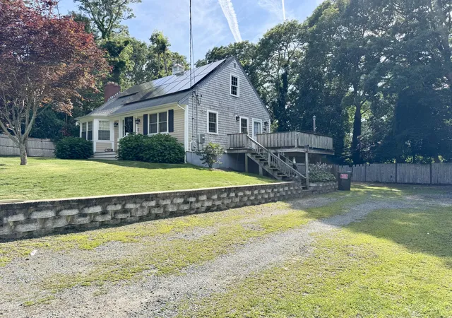 2nd image of 123 Fawcett Ln, Hyannis, MA 02601 | MLS# 22603828