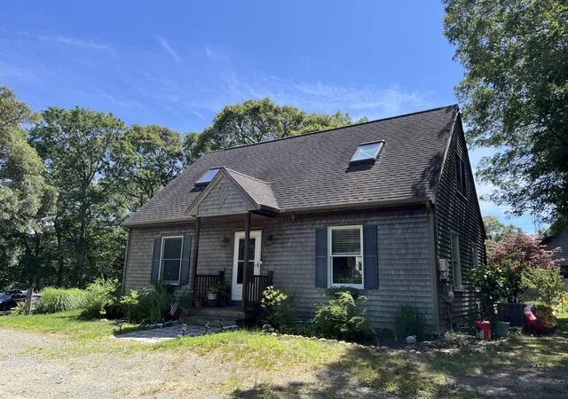1st image of 323 County Rd, Vineyard Haven, MA 02568 | MLS# 22603763