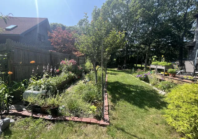 3rd image of 323 County Rd, Vineyard Haven, MA 02568 | MLS# 22603763