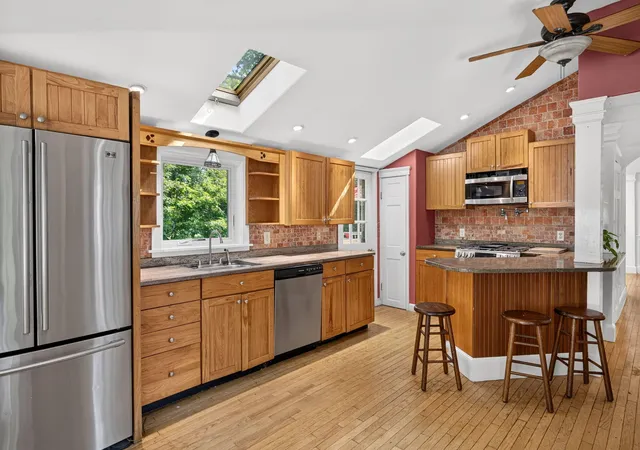 5th image of 658 Main St, Harwich, MA 02645 | MLS# 22603830