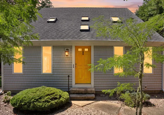 2nd image of 21 Mill Rd, Falmouth, MA 02540 | MLS# 22603947