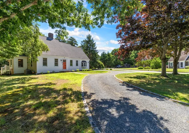 3rd image of 6 Braley Jenkins Rd, Centerville, MA 02632 | MLS# 22603787