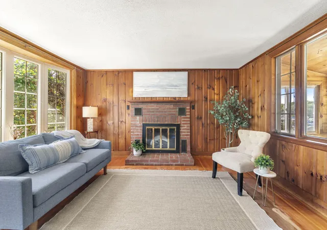 5th image of 107 Shorewood Dr, East Falmouth, MA 02536 | MLS# 22603821