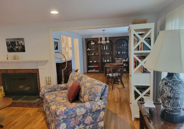 5th image of 39 Phyllis Dr, South Yarmouth, MA 02664 | MLS# 22603839