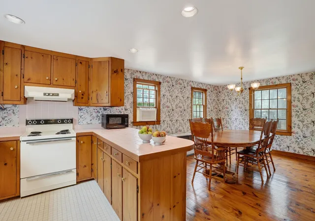 4th image of 9 Marthas Rd, Edgartown, MA 02539 | MLS# 22604113