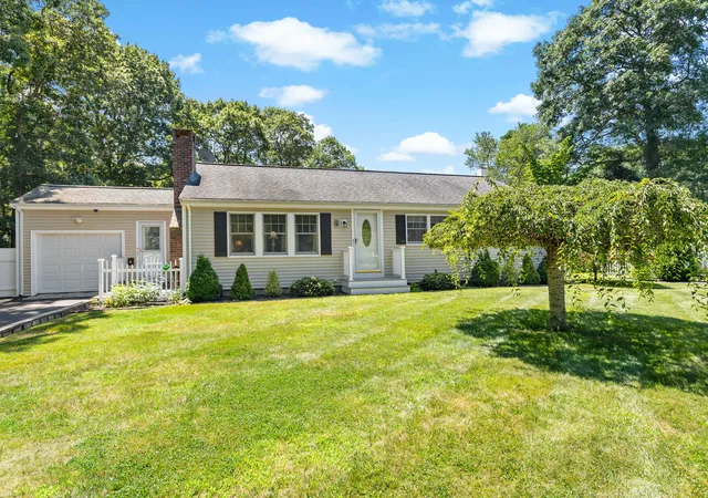 3rd image of 4 Deepwood Dr, East Falmouth, MA 02536 | MLS# 22603891