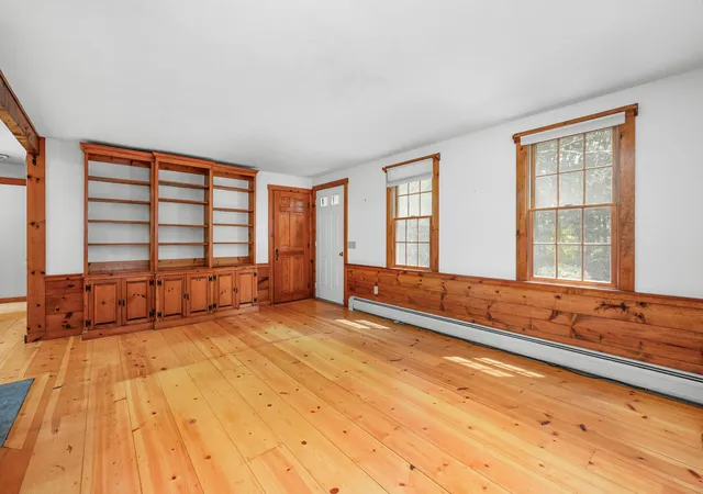 2nd image of 325 Braggs Ln, Barnstable, MA 02630 | MLS# 22603939