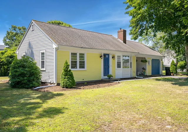3rd image of 11 & 11A Gateway St, South Yarmouth, MA 02664 | MLS# 22603870