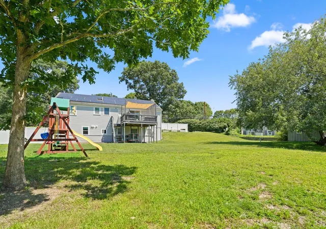 2nd image of 1109 Shootflying Hill Rd, Centerville, MA 02632 | MLS# 22603918