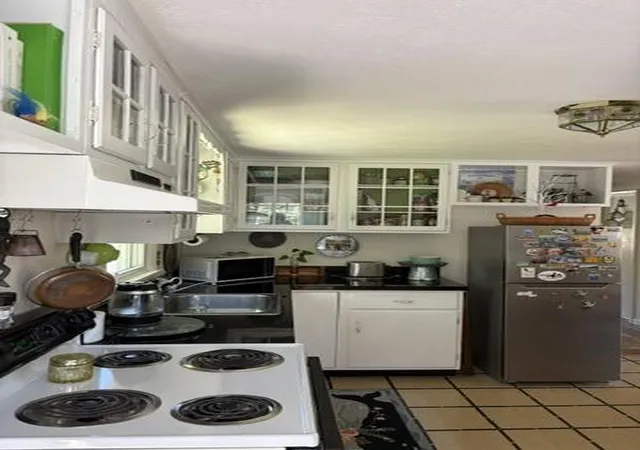 4th image of 555 Shootflying Hill Rd, Centerville, MA 02632 | MLS# 22603878