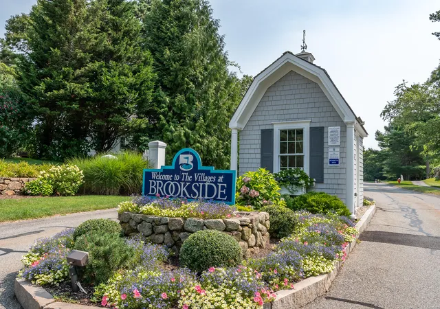 2nd image of 14 Sea Knoll Ct #UNIT 14, Buzzards Bay, MA 02532 | MLS# 22603936