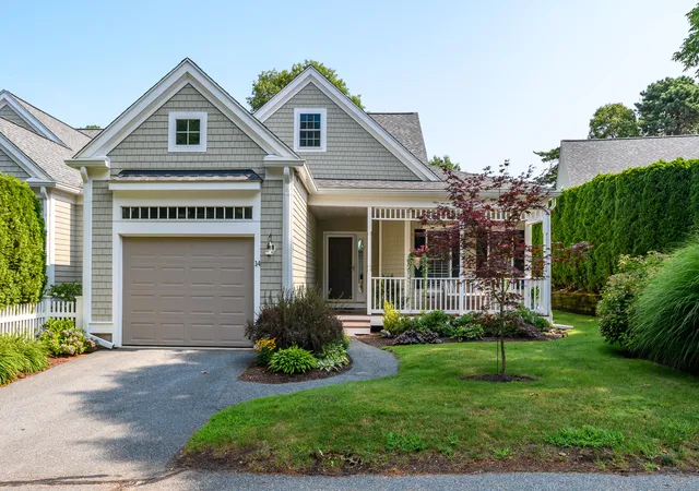 2nd image of 14 Sea Knl Ct, Buzzards Bay, MA 02532