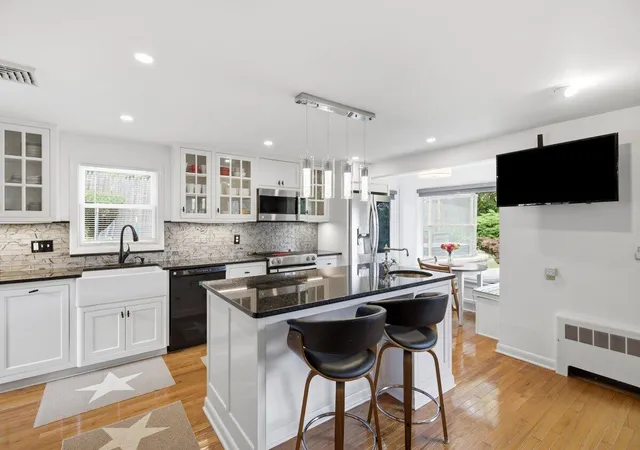 3rd image of 105 Hillside Dr, Centerville, MA 02632 | MLS# 22603913