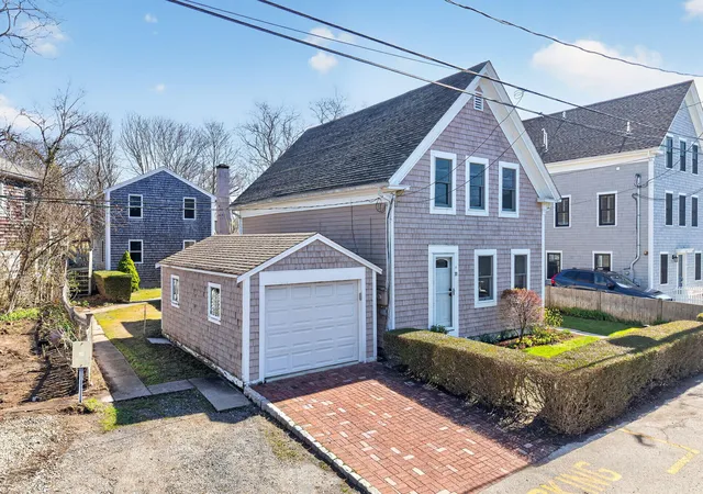 54th image of 31 Conant St, Provincetown, MA 02657 | MLS# 22603932