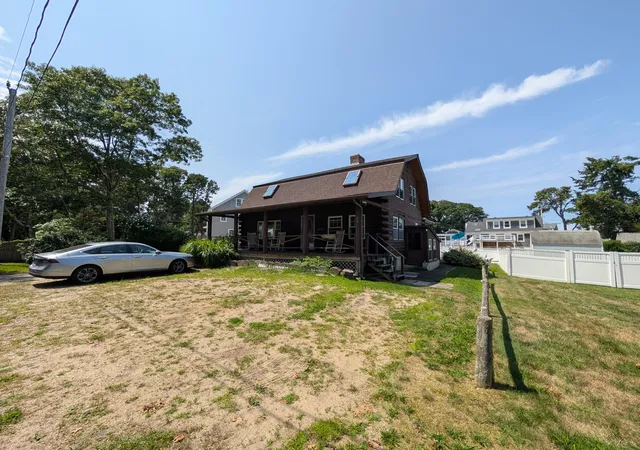 2nd image of 40 Daisy Hill Rd, Hyannis, MA 02601 | MLS# 22603899