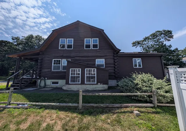 3rd image of 40 Daisy Hill Rd, Hyannis, MA 02601 | MLS# 22603899