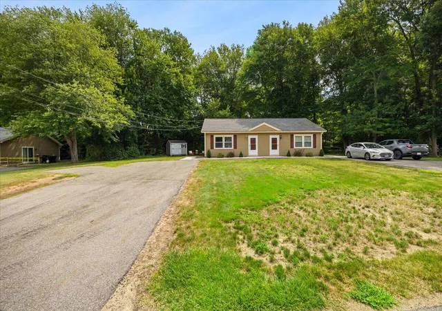 3rd image of 30 Old Forge Rd, Bridgewater, MA 02324 | MLS# 22603907