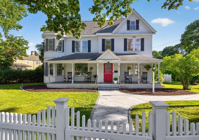 1st image of 1 Main St, Falmouth, MA 02540 | MLS# 22603988