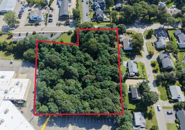 2nd image of 148 Worcester Ct, Falmouth, MA 02540 | MLS# 22603954