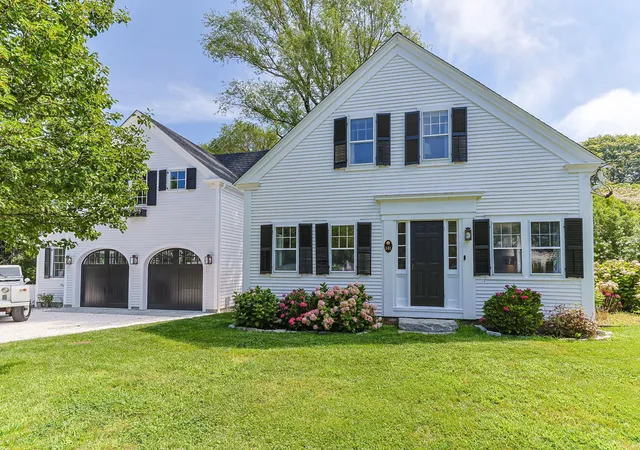 2nd image of 141 Bank St, Harwich Port, MA 02646 | MLS# 22604067