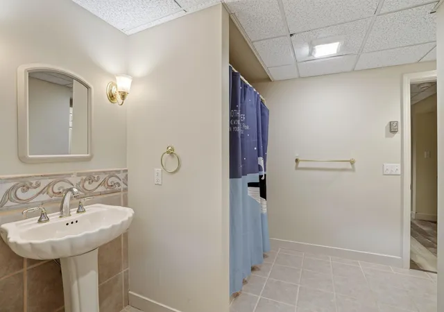 26th image of 66 Hudson Ave, Oak Bluffs, MA 02557 | MLS# 22603955