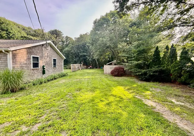 17th image of 11 Stanley St, Oak Bluffs, MA 02557 | MLS# 22603967