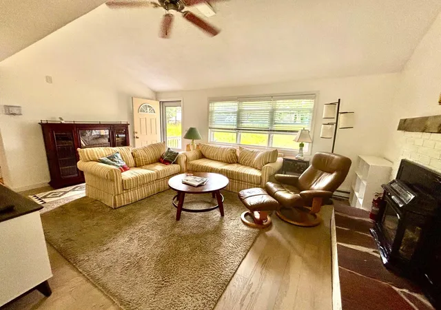 4th image of 11 Stanley St, Oak Bluffs, MA 02557 | MLS# 22603967