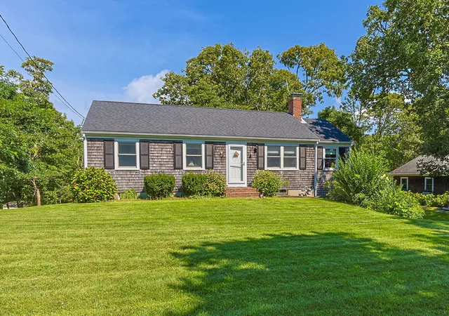 Photo 3 of Single family home for sale at 87 Cranberry Ln, Chatham, MA 02633 | MLS# 22604234 | Listing updated on 2026-10-12