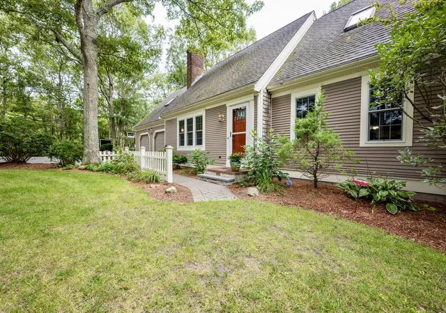 1st image of 289 Quaker Meetinghouse Rd, East Sandwich, MA 02537 | MLS# 22604069