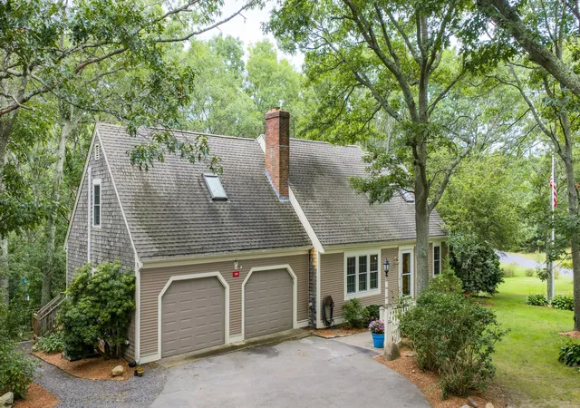 3rd image of 289 Quaker Meetinghouse Rd, East Sandwich, MA 02537 | MLS# 22604069