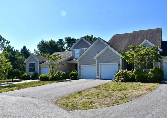 3rd image of 6 Chadwick Ct, Mashpee, MA 02649 | MLS# 22604041