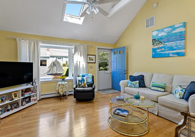 2nd image of 111 Westwind Cir, Osterville, MA 02655 | MLS# 22604019
