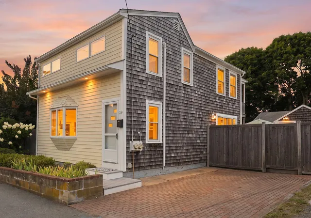 1st image of 39 Pleasant St, Provincetown, MA 02657 | MLS# 22604077
