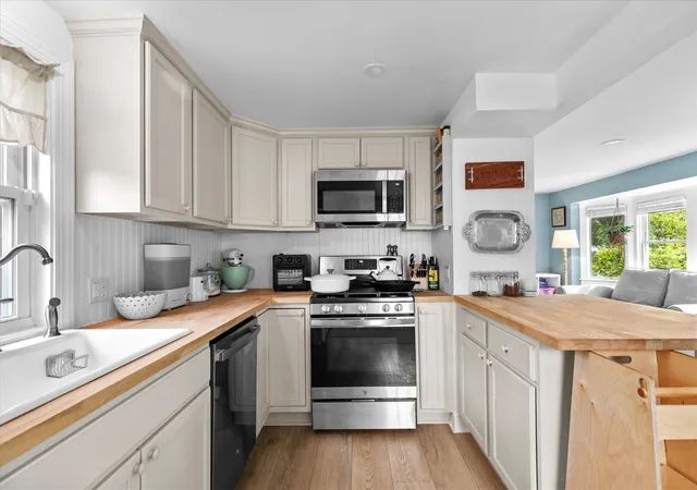 image of 16 Pleasant St, Scituate, MA 02066 | MLS# 22604048