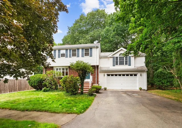 1st image of 44 Quarry Ln, Milton, MA 02186 | MLS# 22604064