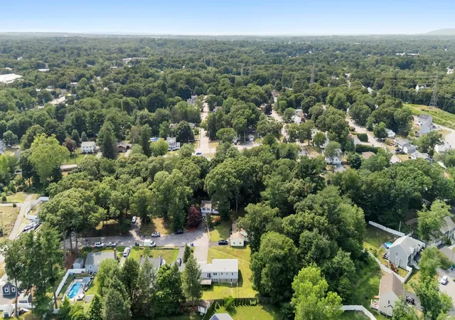 4th image of 24 Hillside Ave, Holbrook, MA 02343 | MLS# 22604073