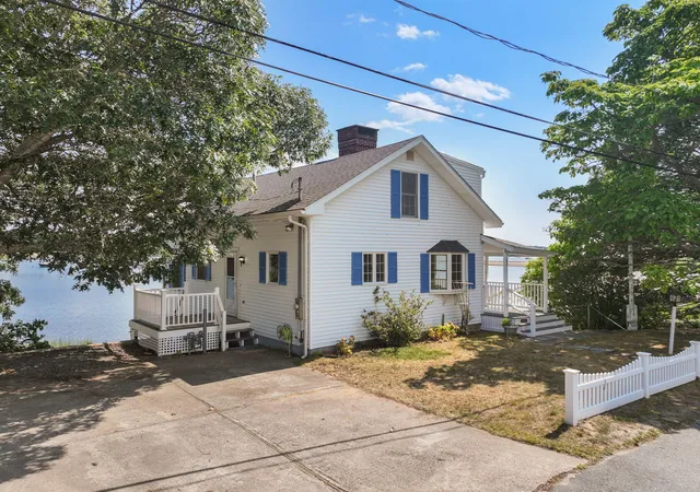 34th image of 584 Circuit Ave, Pocasset, MA 02559 | MLS# 22604084