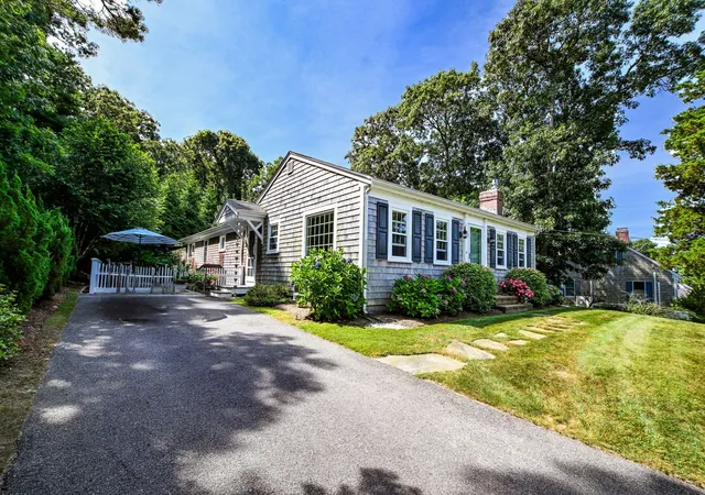 2nd image of 31 Garrison Rd, Falmouth, MA 02540 | MLS# 22604130