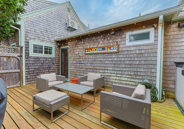 image of 48 Pleasant St, Provincetown, MA 02657