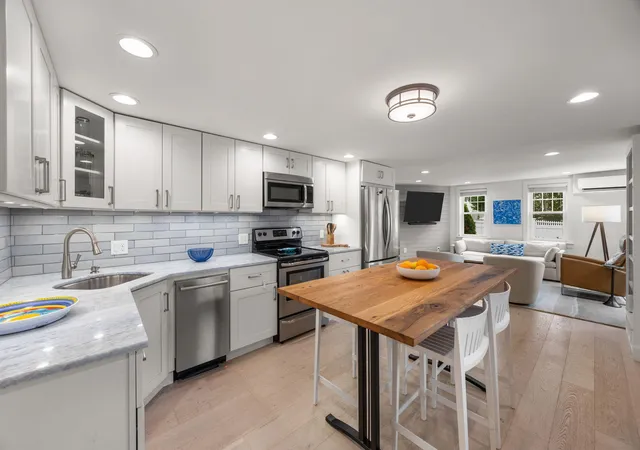 3rd image of 48 Pleasant St #Unit 1, Provincetown, MA 02657 | MLS# 22604098