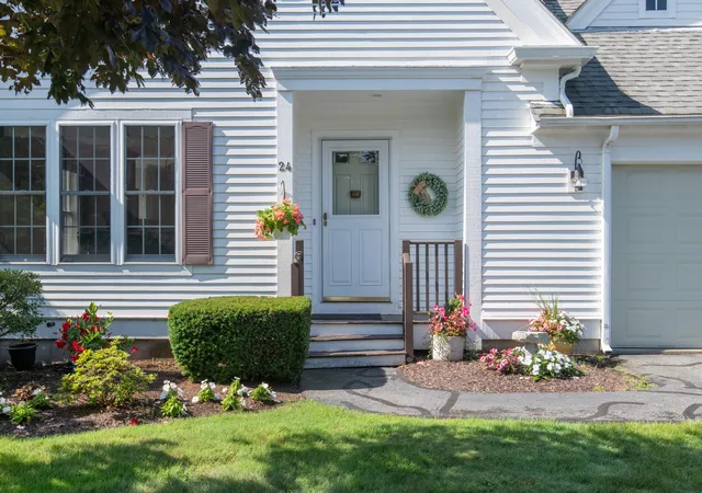 Photo 2 of Condo for sale at 24 Stratford Rdg, Mashpee, MA 02649 | MLS# 22604251 | Listing updated on 2026-09-14