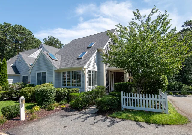 Photo 2 of Condo for sale at 68 Gold Leaf Ln, Mashpee, MA 02649 | MLS# 22604252 | Listing updated on 2026-09-14