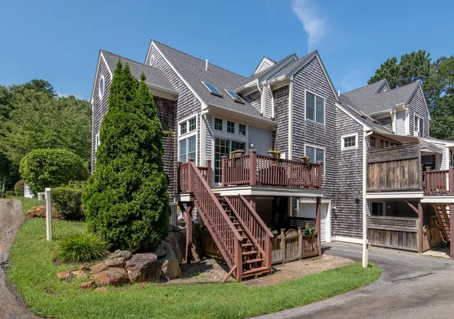 Photo 3 of Condo for sale at 68 Gold Leaf Ln, Mashpee, MA 02649 | MLS# 22604252 | Listing updated on 2026-10-27