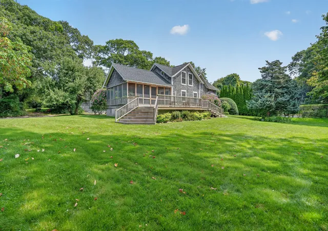 46th image of 88 Franklin St, Vineyard Haven, MA 02568 | MLS# 22604150