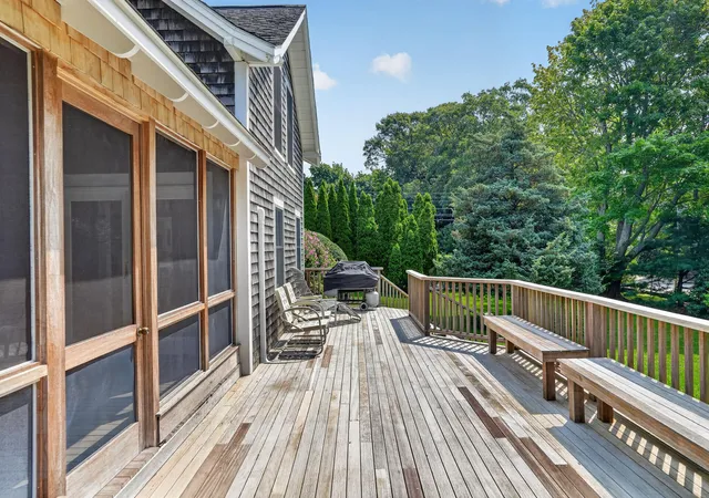 Photo 3 of Single family home for sale at 88 Franklin St, Vineyard Haven, MA 02568 | MLS# 22604150 | Listing updated on 2026-08-24