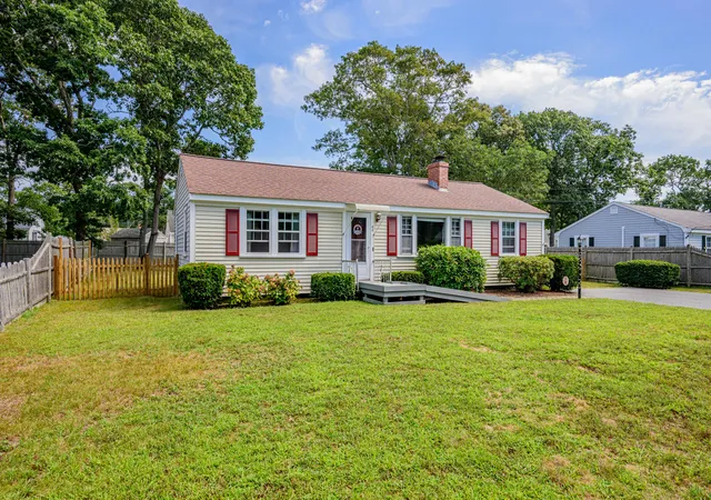 2nd image of 54 Holly Ln, South Yarmouth, MA 02664 | MLS# 22604214
