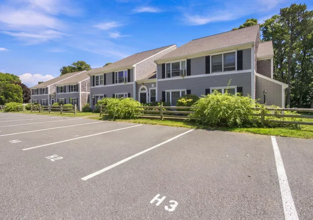 2nd image of 2 Englewood Dr #APT H3, Harwich, MA 02645 | MLS# 22604216