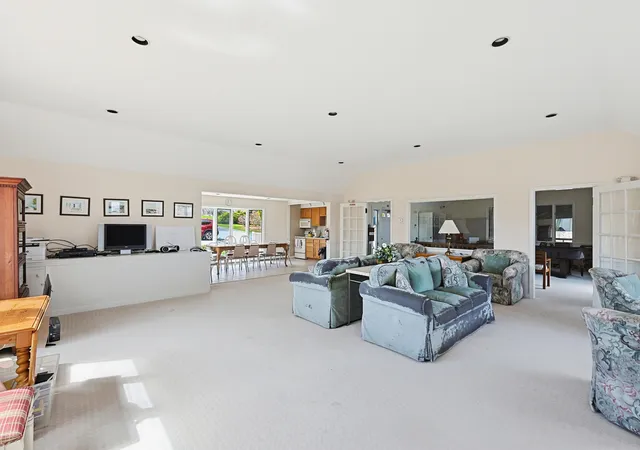 image of 7 Highview Dr, Sandwich, MA 02563