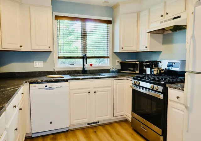 2nd image of 15 Classic Cir #UNIT 15, Mashpee, MA 02649 | MLS# 22604217
